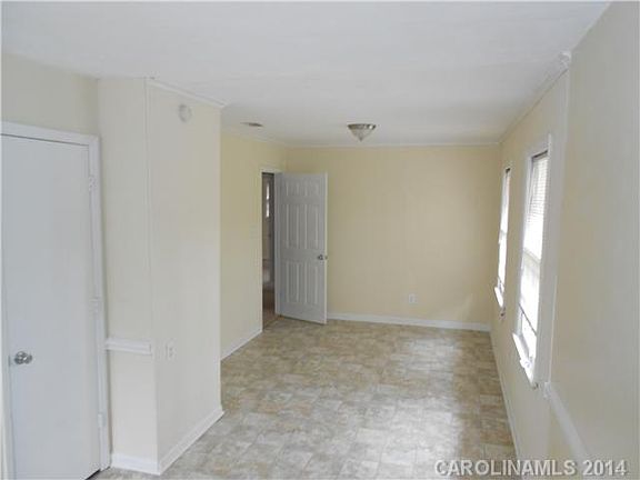 5th image of 6835 Cedarcreek Dr