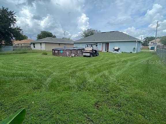 3rd image of 581 Finch Ct