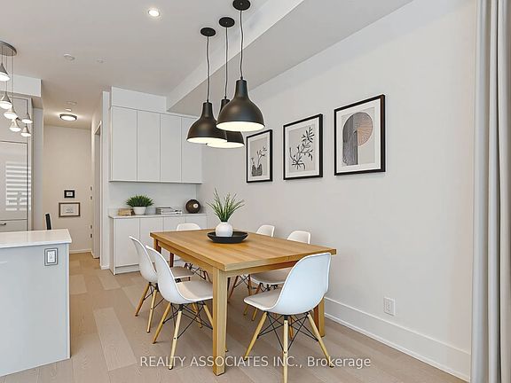 5th image of 270 Davenport Rd #Townhouse 3