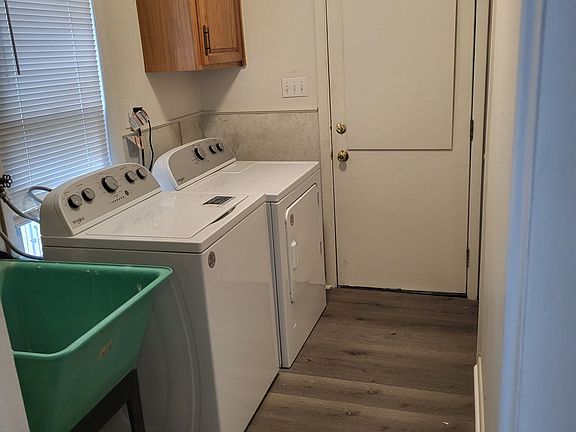 4th image of 12758 Vernon Ave
