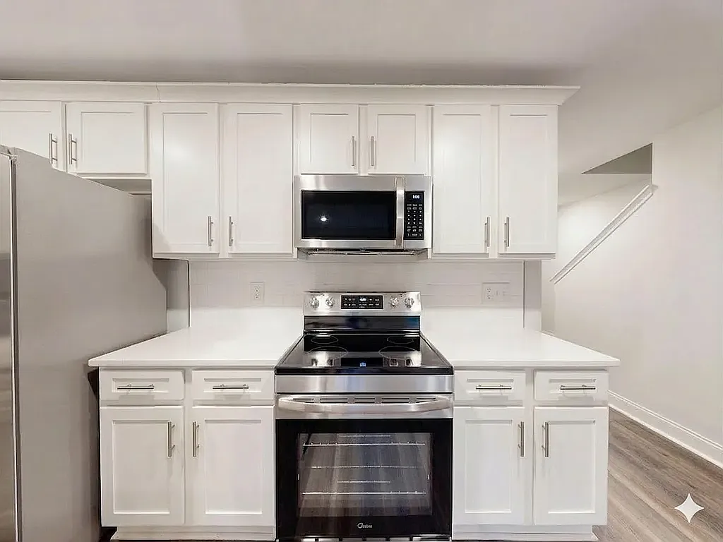 3 bed, 2.5 bath, 1335 sqft, $2,095 — Photo 3
