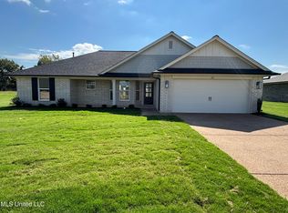 103 Red Bird Cv, Senatobia, MS 38668