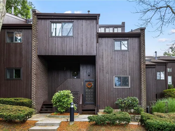 377 N Greeley Avenue, Chappaqua, NY 10514