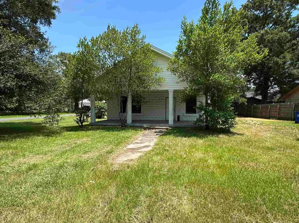 303 S 3rd St, Silsbee, TX 77656