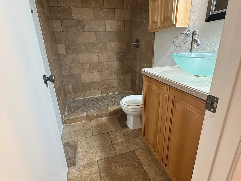 1018 W Malibu Dr — Photo 8