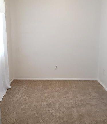 3rd image of 537 W Manor Dr
