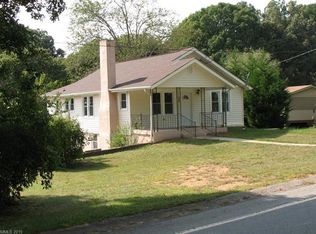 361 School Rd E, Asheville, NC 28803