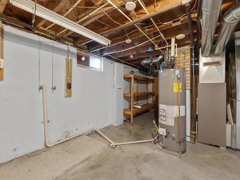 2883 Bremen St — Photo 26