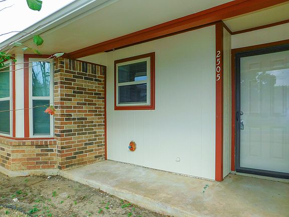 3rd image of 2505 Chaparral Ct