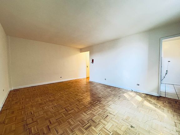 5th image of 8309 Lefferts Blvd APT 4