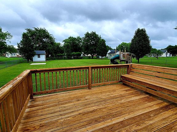 5th image of 1077 Beddards Crossing Dr