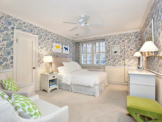 Sold by Sotheby's International Realty | media 2