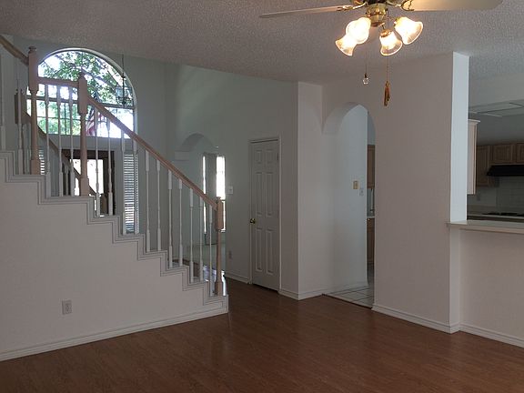 3rd image of 2217 Sunrise Ln