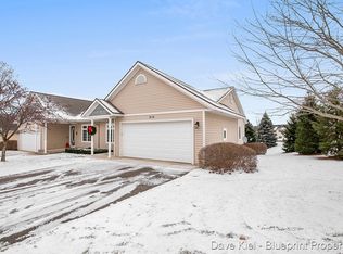 614 Oriole Ct, Middleville, MI 49333