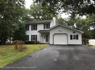 2 Hemlock Hill Rd, Jackson, NJ 08527