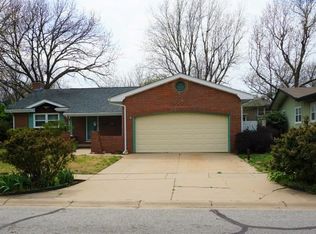 1305 N Dunsworth Ave, Wichita, KS 67212