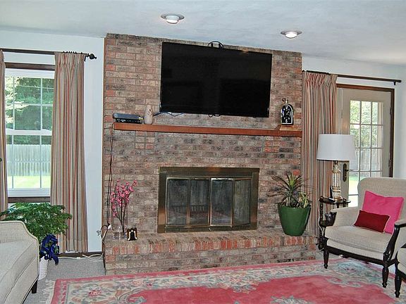 5th image of 51922 E Gatehouse Dr