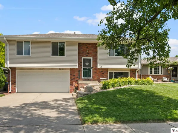 7210 Eagle Dr, Lincoln, NE 68507