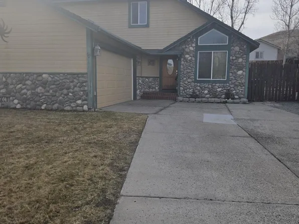 6985 Pah Rah Dr, Sparks, NV 89436