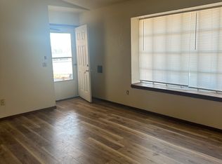 102 Kendra Dr, Midwest City, OK 73110