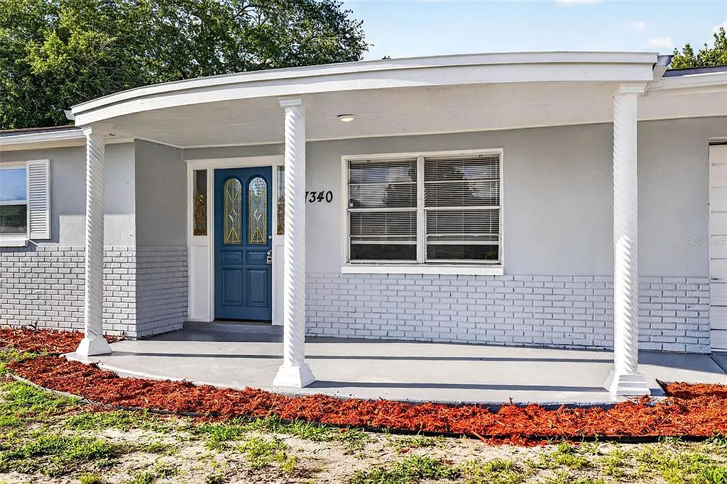 2 bed, 1.5 bath, 864 sqft, $1,395 — Photo 2