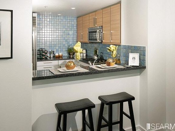 4th image of 555 4th St Unit 928