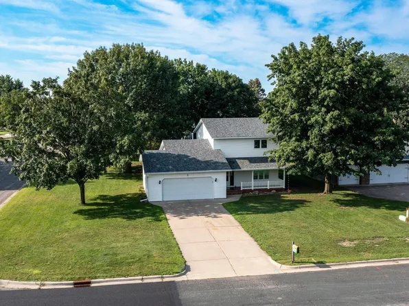 2 Woodridge Dr, Belle Plaine, MN 56011