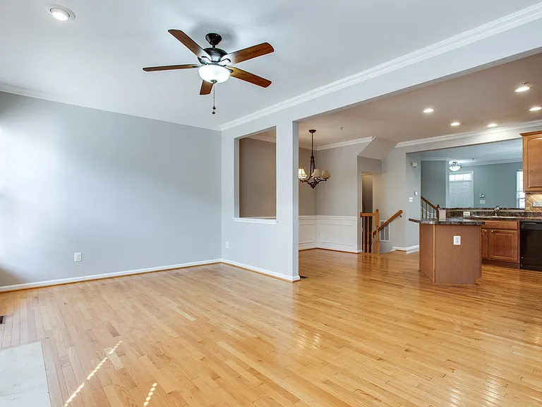 10410 Damascus Park Ln — Photo 30