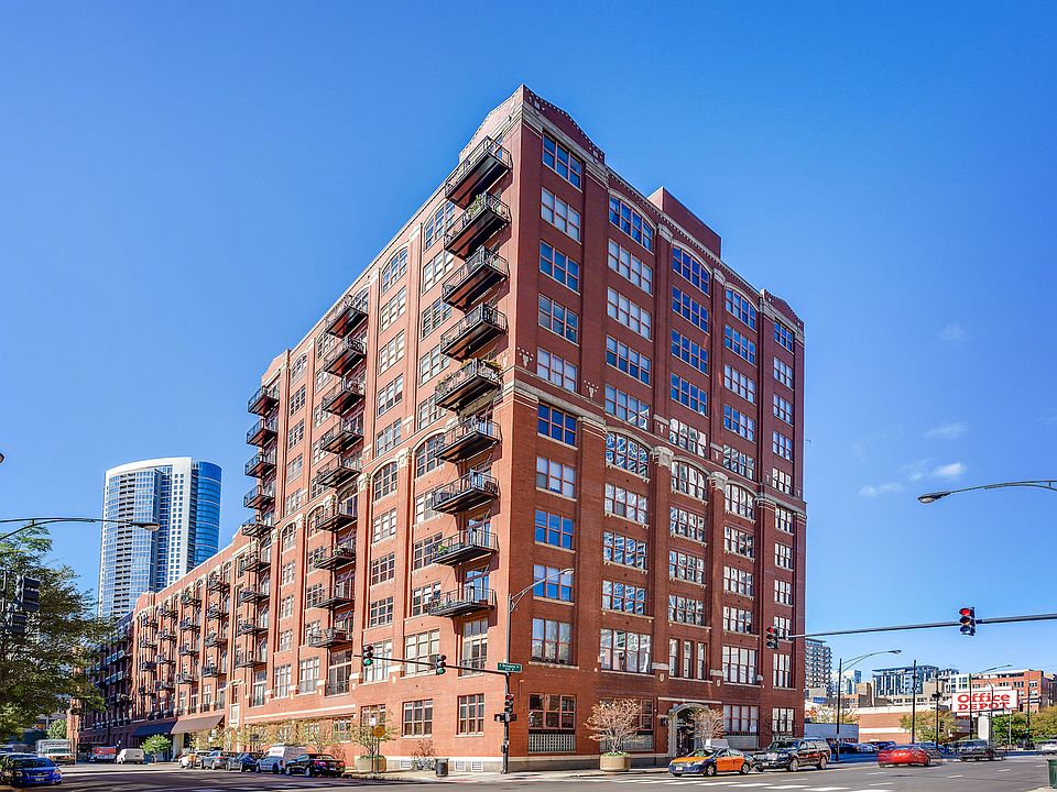 1st image of 360 W Illinois St APT 2A