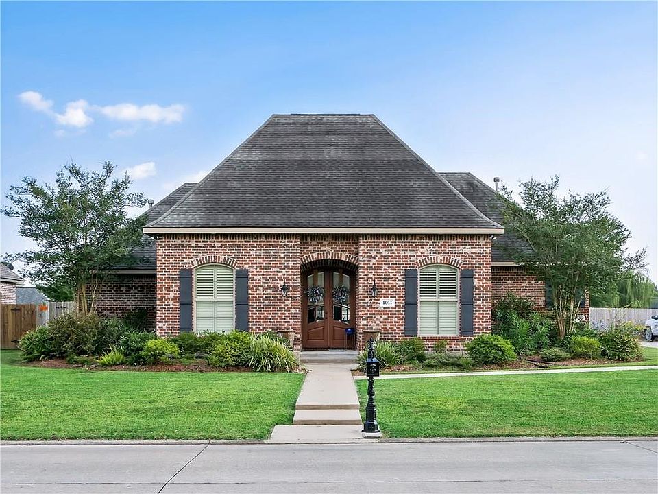 1st image of 1011 N Worthington Dr