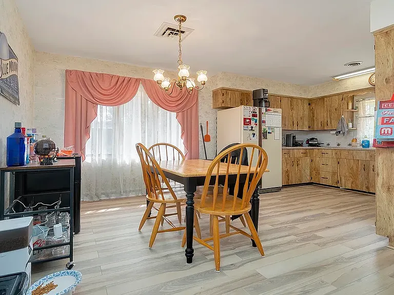809 N Alpine Rd — Photo 30
