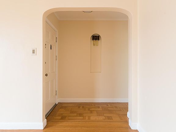 3rd image of 9 Mercury St