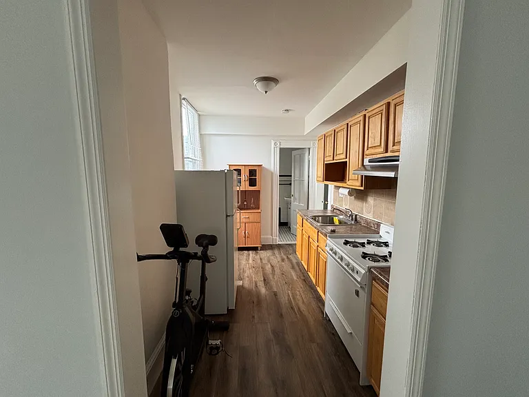 209 41st St #2 — Photo 3
