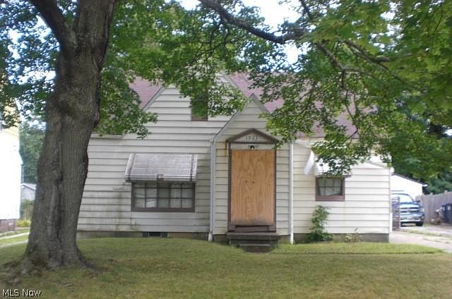 1st image of 1023 Winton Ave