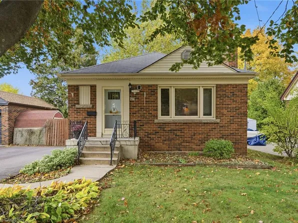 298 Sanatorium Rd, Hamilton, ON L9C 2A2