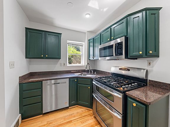 4th image of 423 Mount Vernon Ave