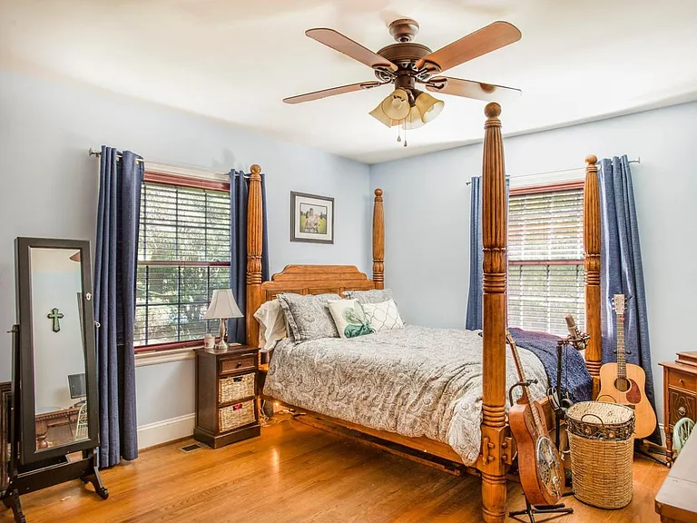 300 Pinecrest Dr — Photo 10