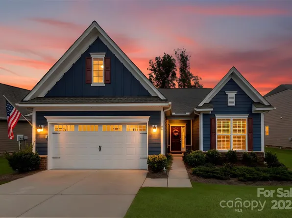 129 Picasso Trl, Mount Holly, NC 28120