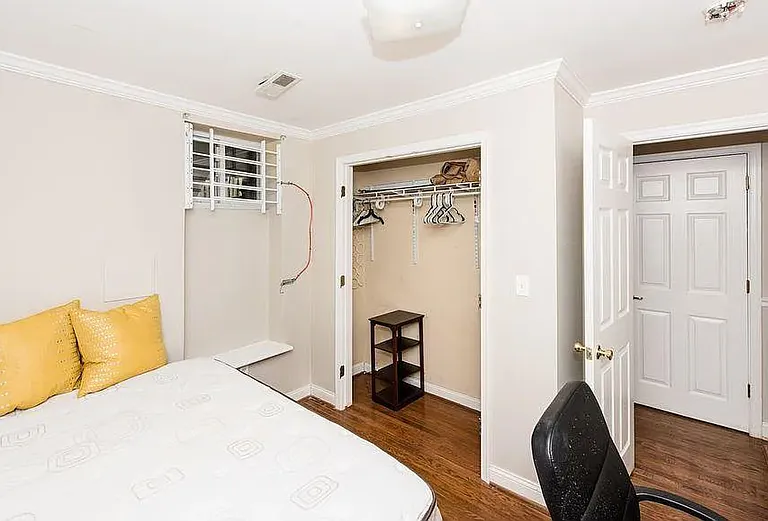 1631 4th St NW #B — Photo 2