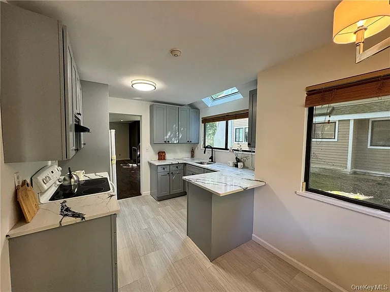 17 Rambling Brook Rd — Photo 4