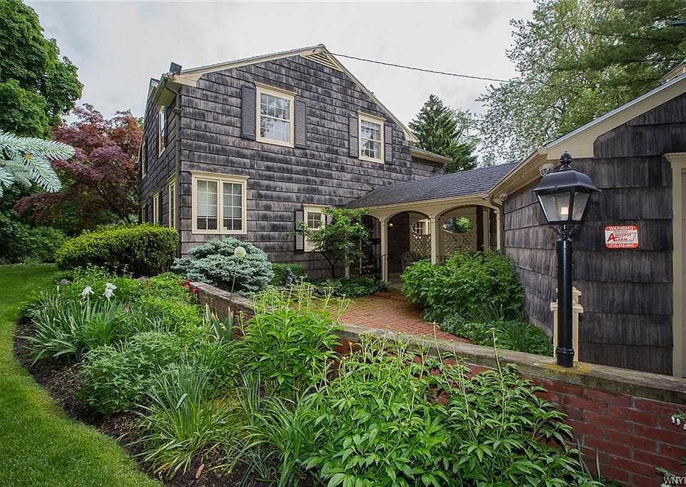 1st image of 66 Woodbridge Ave
