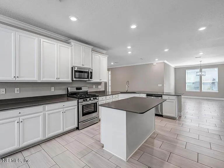 275 Renwick Pkwy — Photo 11