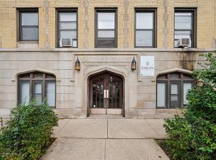 37 Harrison St APT 303, Oak Park, IL 60304