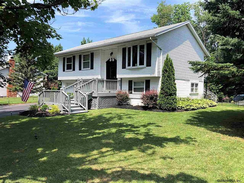 2nd image of 86 SPRING HOLLOW Drive