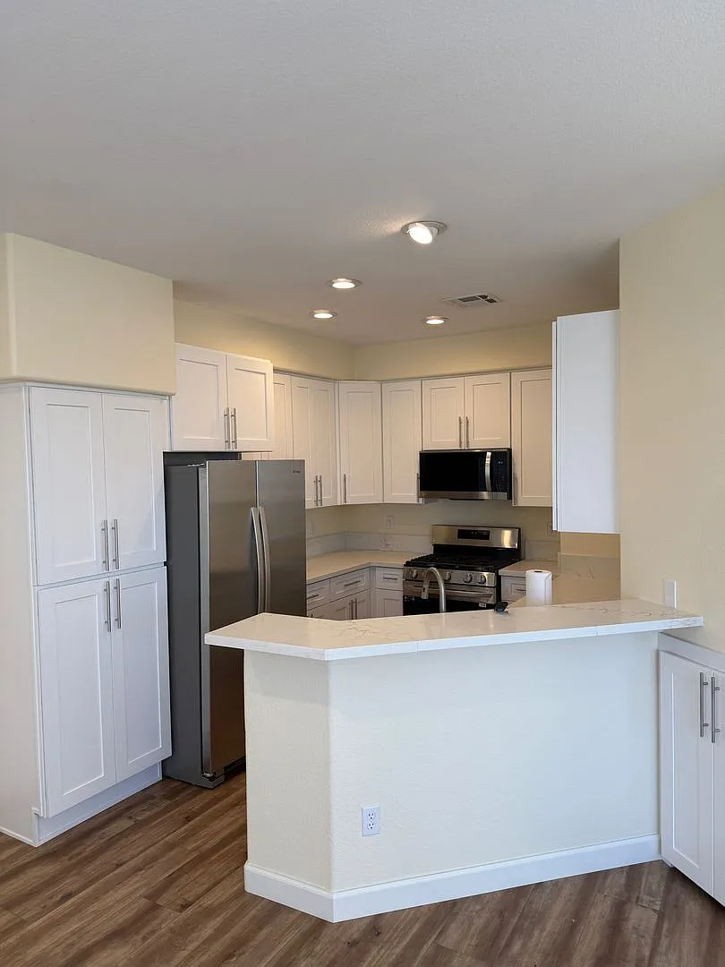 Single story 3 bedroom home — Photo 4