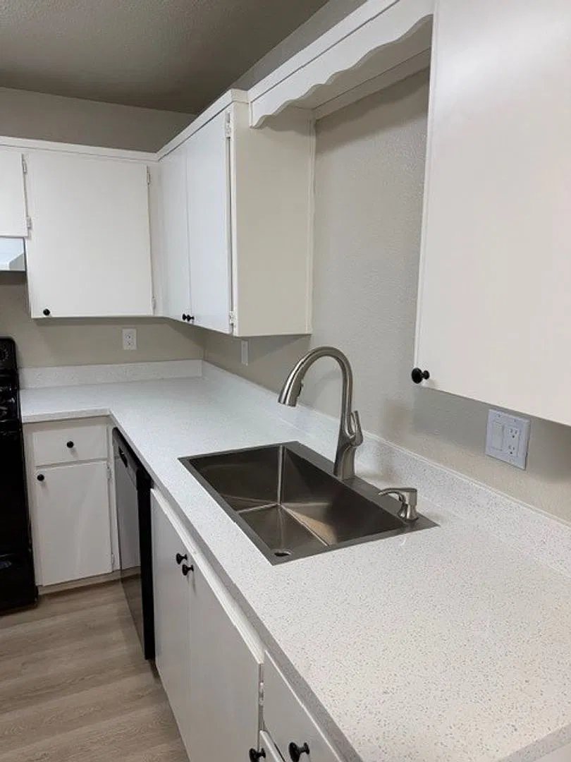 Park Knolls Apartments — Photo 4