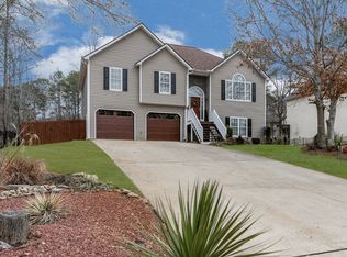 2023 Queensbury Dr, Acworth, GA 30102