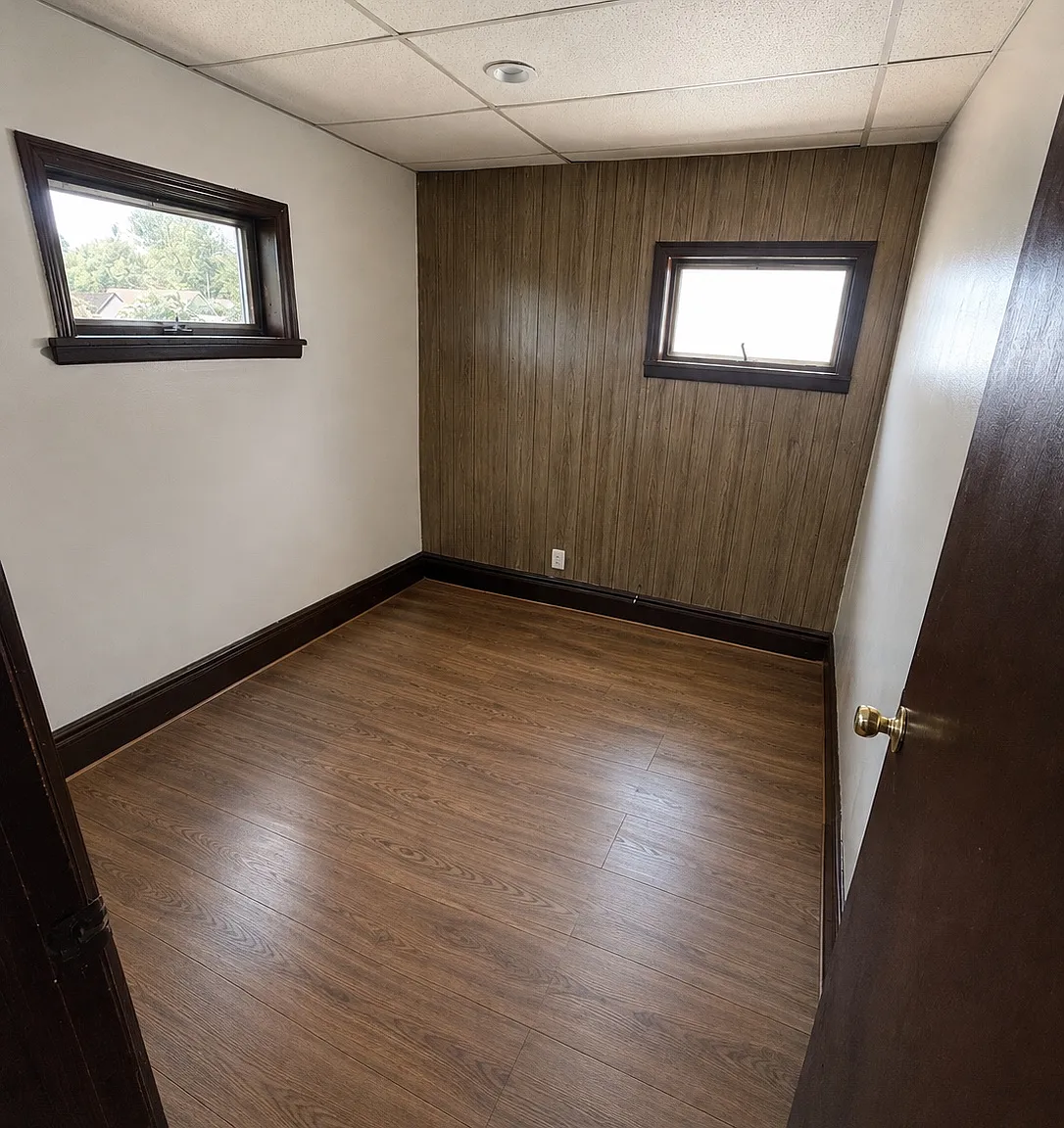 136 Milton St — Photo 4