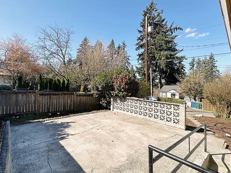 1253 NE 104th St — Photo 5