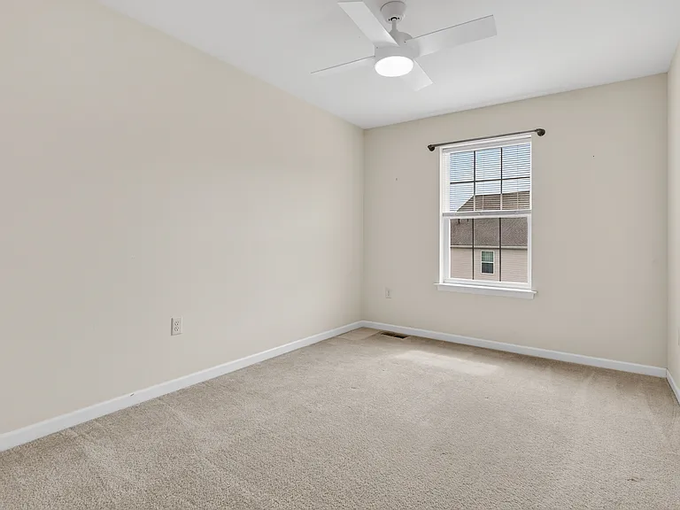 1772 Fairbank Ln — Photo 32